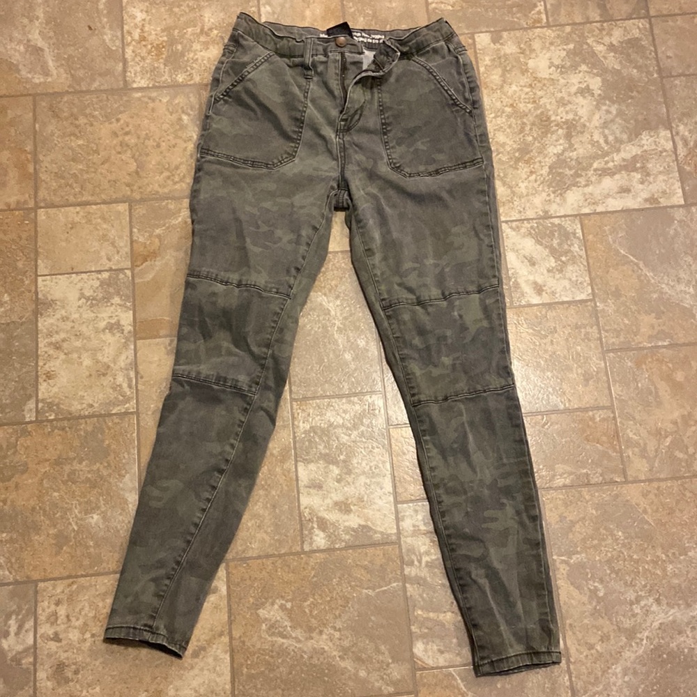 Camo pants